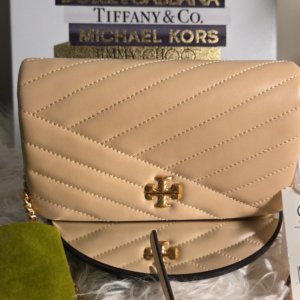 Tory Burch NWTs Kira Chevron Chain Wallet